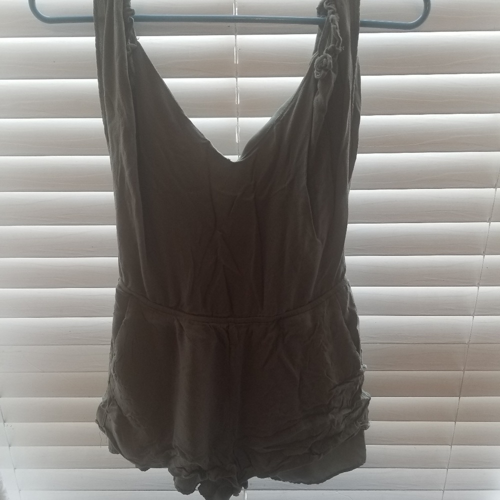 Forever 21 shorts jumper size M